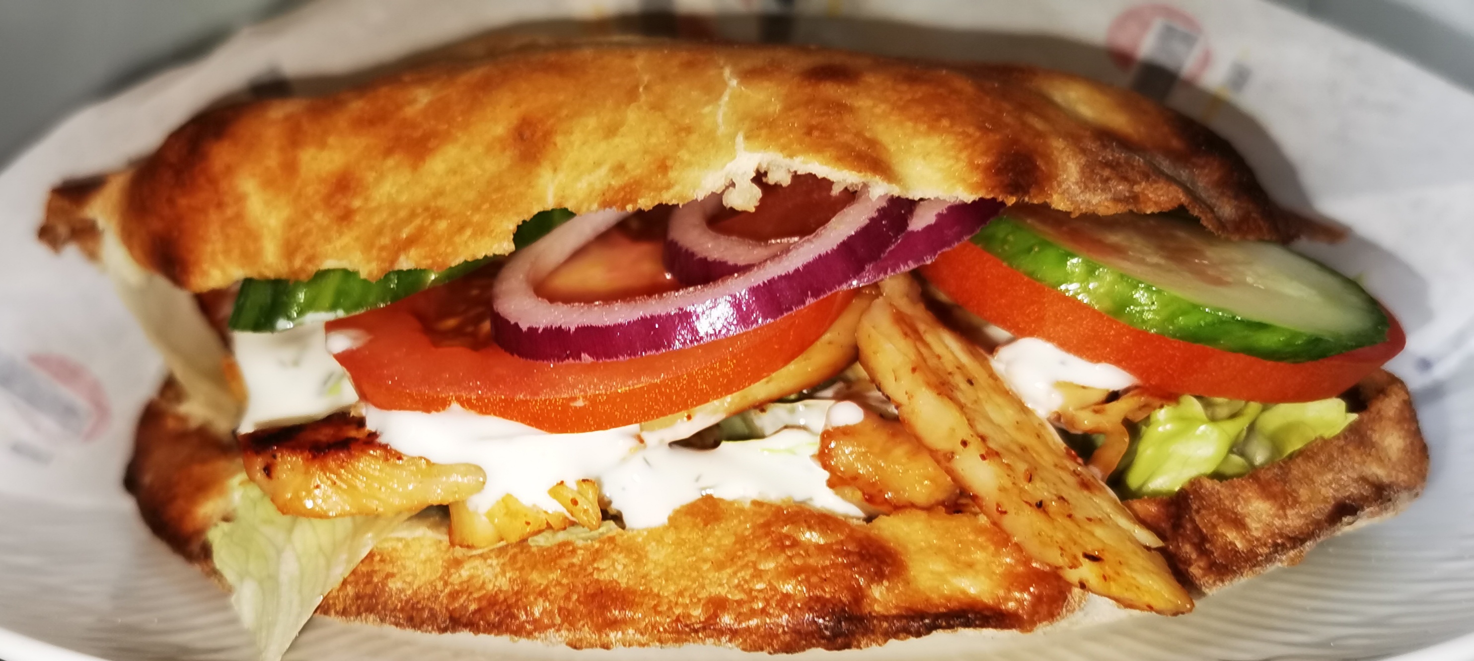 Pita brød med kylling eller kebab